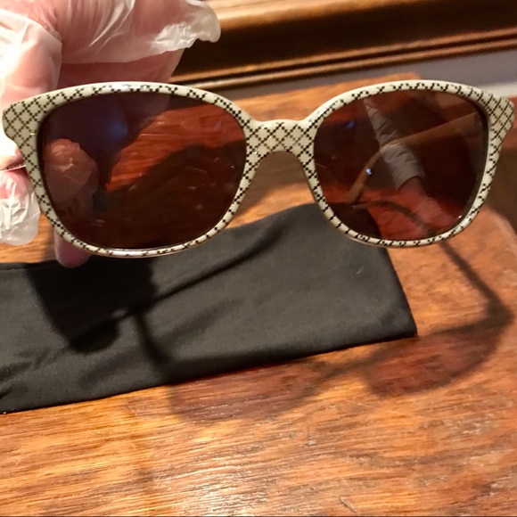 New Signature GUCCI Sunglasses for Women interlock Gold Logo AUTHENTIC with case - Picture 2 of 9